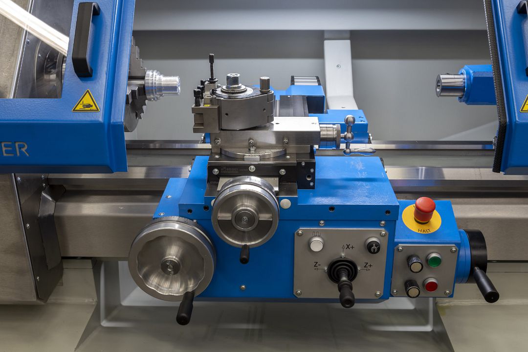 Support mit mechanischen Handrädern für beide Achsen